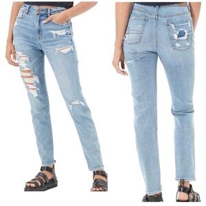 American Eagle Distressed Ripped Mom Jean High Rise Straight Light Wash Sz 10